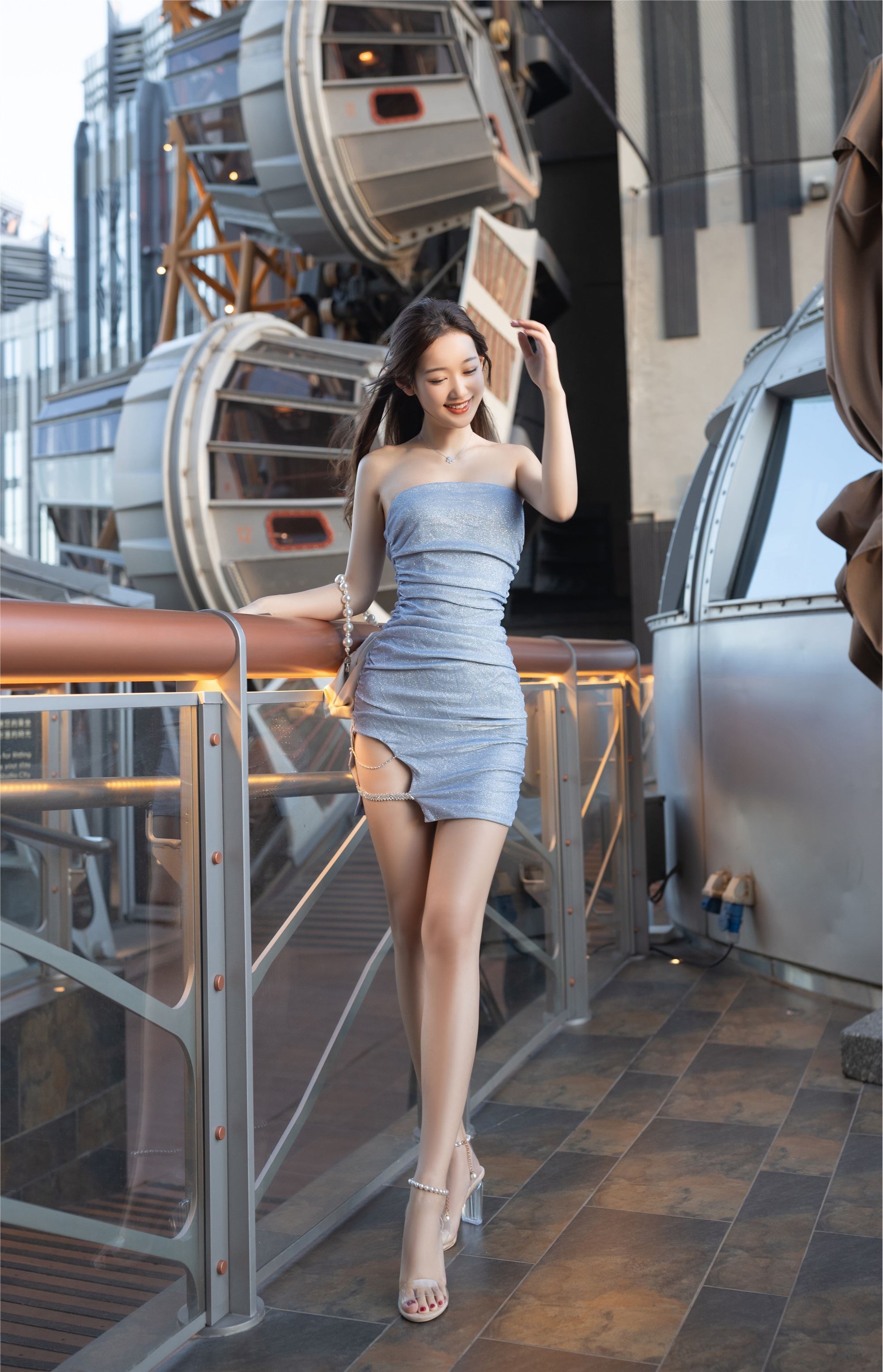 016. Angie Tang - a travel-themed photo of her girlfriend